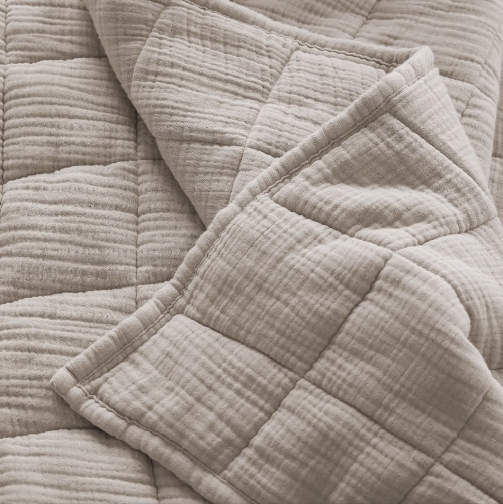 QUINCE Organic Airy Gauze Box Quilt King/Cal King Dune 6151